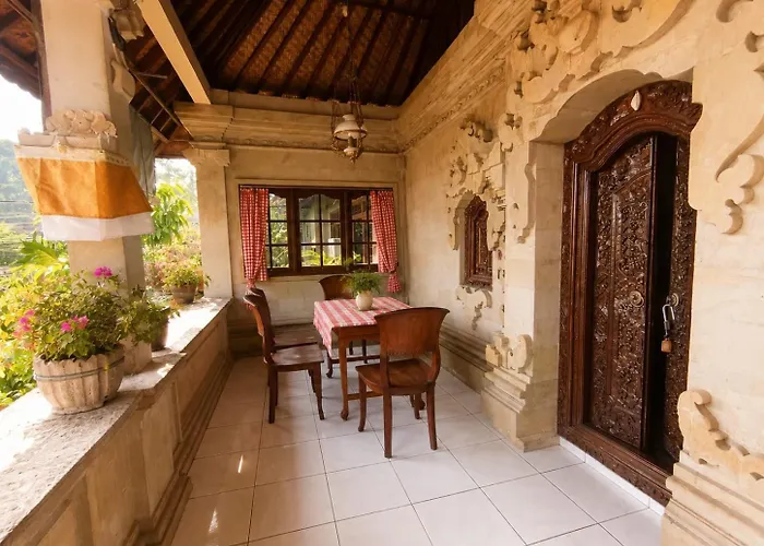Bulan Mas Guest house 2*